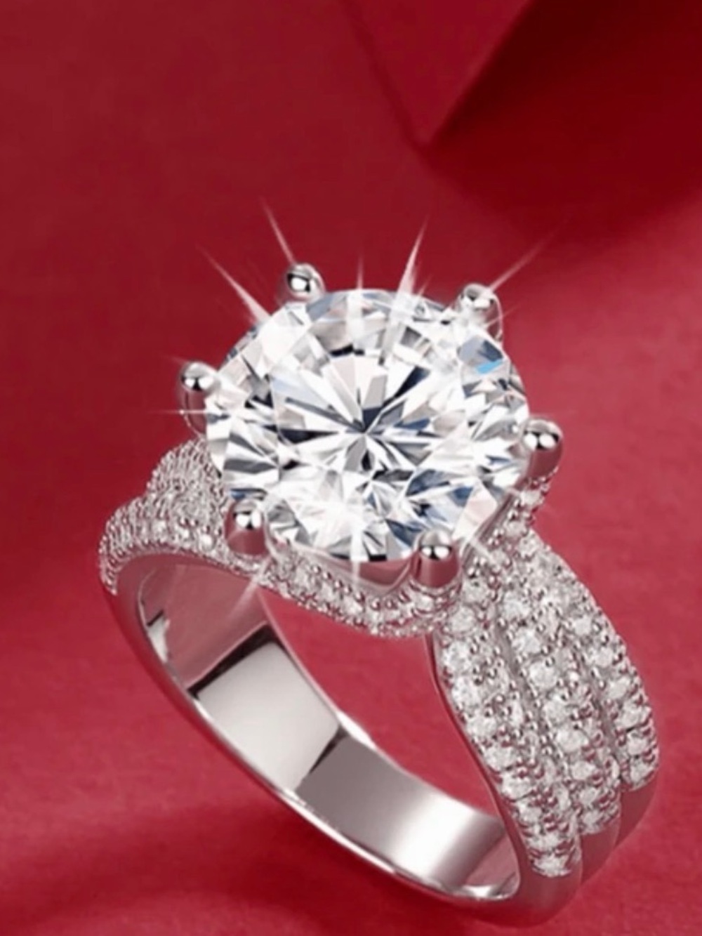 MOISSANITE 5 CARAT
DIAMOND GRA CERTIFIED